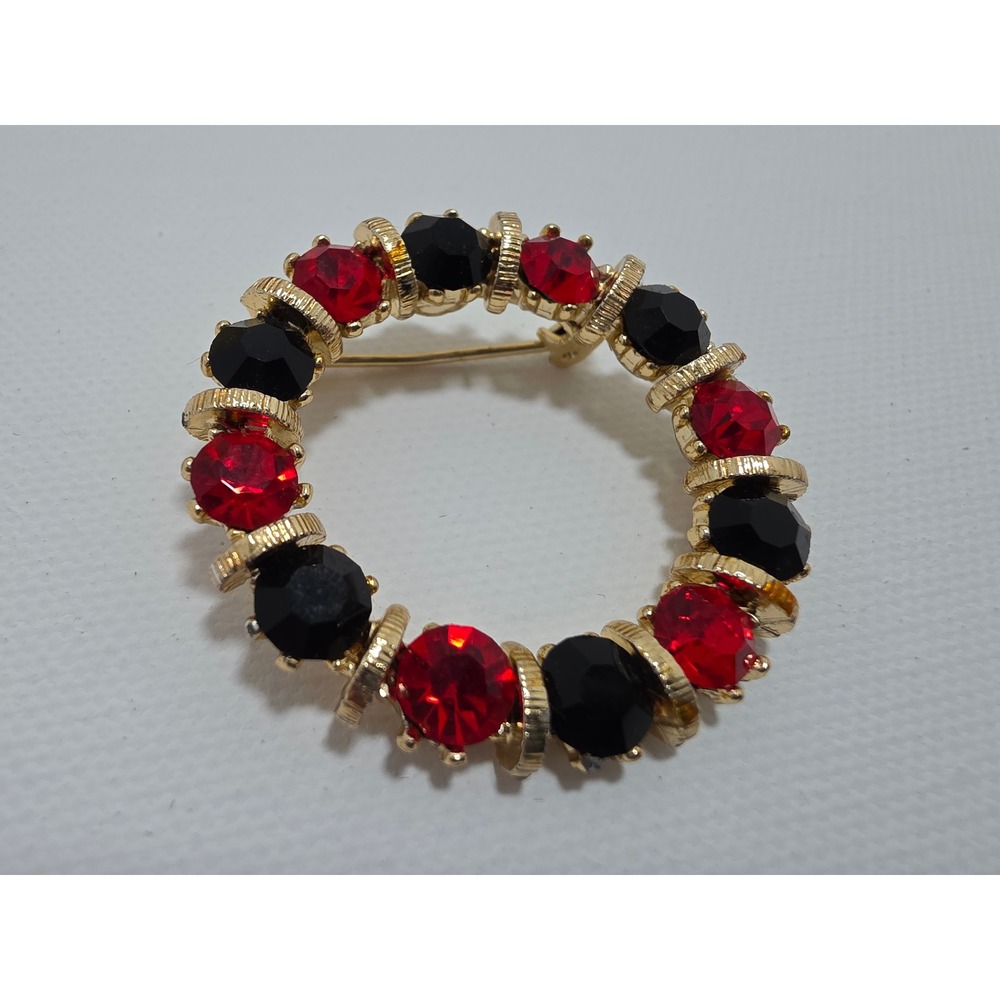 Vintage Gold Tone Red and Black Rhinestone Wreath Brooch Pin